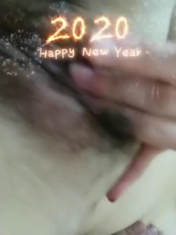 杭州大奶美女良家 带着闺蜜和老公一起玩双飞自拍劲爆流出 老婆表面端庄床上比鸡还风骚 截图12