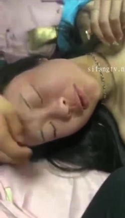 最新热搜门事件沈阳青年男女抓奸为名殴打并强迫发生性关系，非常脑残还摆poss自拍发圈 截图14