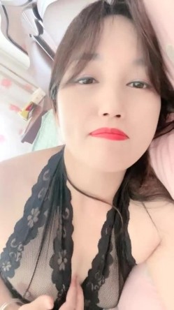 村花的快乐田园生活，【甜甜小少妇】，抖音没做起来，就到乡村小道旁，跳蛋塞穴，紧张刺激又爽到喷水 截图15