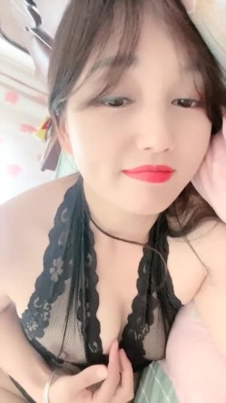 村花的快乐田园生活，【甜甜小少妇】，抖音没做起来，就到乡村小道旁，跳蛋塞穴，紧张刺激又爽到喷水 截图16
