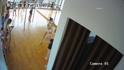【破解摄像头】舞蹈室小姐姐各种舞蹈练功换衣服 截图3