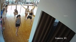 【破解摄像头】舞蹈室小姐姐各种舞蹈练功换衣服 截图13