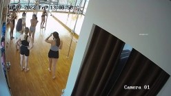 【破解摄像头】舞蹈室小姐姐各种舞蹈练功换衣服 截图15