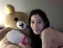 ️亚裔女神【Asia Fox】极品身材的亚洲美女 性欲来了拉着男友后入吃鸡 截图2