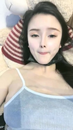 高颜值骚气妹子【童颜巨乳】跳蛋震动肥逼，近距离特写搞得很湿毛毛非常浓密，很湿诱惑 截图11