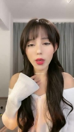 女神降临，明星气质顶级身材，人气大美人【小福贵儿】罕见大尺度，裸艳舞诱惑、道具紫薇、无套啪啪，高潮脸爽死人 截图5