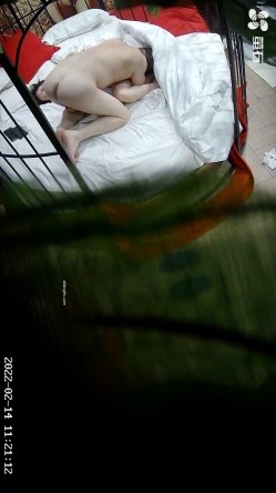 【萤石云酒店 ️极品流出】情人节快乐特辑 ️颜射内射捆绑震动棒 男女激情四射 捆绑 SM 指交 口交 高清1080P版 截图5