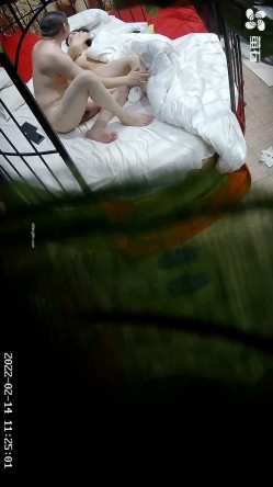 【萤石云酒店 ️极品流出】情人节快乐特辑 ️颜射内射捆绑震动棒 男女激情四射 捆绑 SM 指交 口交 高清1080P版 截图11