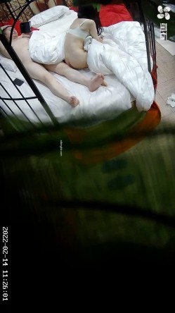 【萤石云酒店 ️极品流出】情人节快乐特辑 ️颜射内射捆绑震动棒 男女激情四射 捆绑 SM 指交 口交 高清1080P版 截图15
