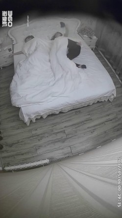 《经典咏流传 360摄像机》甄选稀缺欧式俯视大床房 各种男女朋友奸夫淫妇偸情滚床单淫声浪语花样体位激情澎湃 截图1