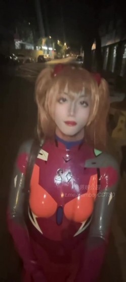 圣诞狂欢 鸡鸡子 国产极品人气TS，又清纯又狂野，攻守兼备反差感拉满，线下约会据说已经排到明年 截图3