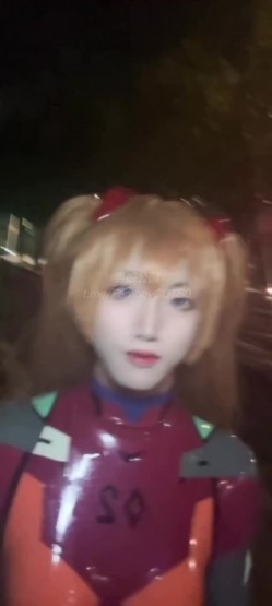 圣诞狂欢 鸡鸡子 国产极品人气TS，又清纯又狂野，攻守兼备反差感拉满，线下约会据说已经排到明年 截图5