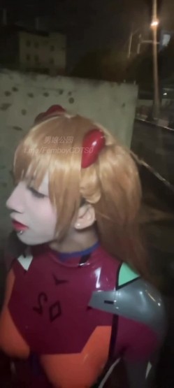 圣诞狂欢 鸡鸡子 国产极品人气TS，又清纯又狂野，攻守兼备反差感拉满，线下约会据说已经排到明年 截图6
