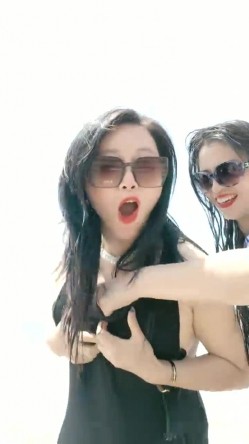 推荐，美景美人，三亚沙滩露出，【自驾神探】，带闺蜜一起下海，免税店露出，玩得就是心跳和刺激，年度大作 截图1