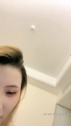 人间水蜜桃高颜值妖艳妹子自慰诱惑，性感大屁股上位套弄假吊足交骑乘 截图12