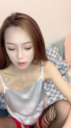 【小表妹】推荐！御姐女神 多场啪啪 道具自慰 害我狂撸 截图9