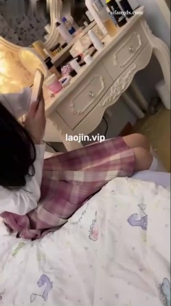 大神约炮高价泄密，【核弹】，清纯04年小妹妹，完整版约啪3，露脸三点都很粉超赞 截图1