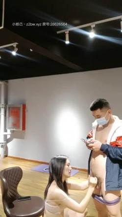 不一样的舞蹈老师，身材高挑又矫健的美艳舞蹈老师，趁着下课后的时间，在舞蹈室内和学院做活塞运动，啊啊啊响彻屋子 截图5