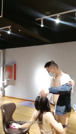 不一样的舞蹈老师，身材高挑又矫健的美艳舞蹈老师，趁着下课后的时间，在舞蹈室内和学院做活塞运动，啊啊啊响彻屋子 截图9