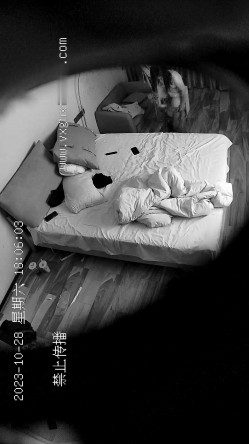 安防酒店精品 ️偷拍年轻美少妇下午幽会帅哥操完赶着回家吃晚饭 截图15