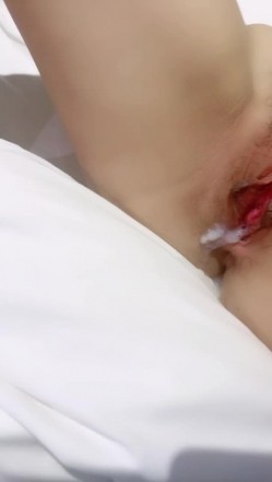 【00后喜欢内射】刚入圈骚母狗 滴蜡调教 户外车震 3P无套轮操~内射 截图5