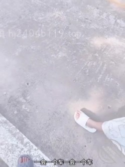 原创海角大神【妹妹的第一次给了我】付费钻石贴！各种野战，妹妹和男友开视频 截图6