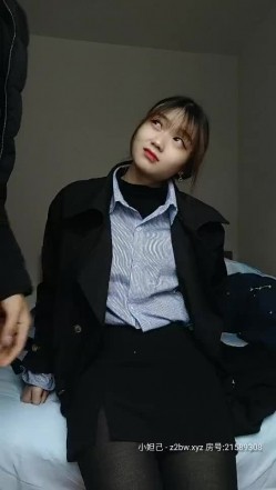【小杰撩妹】看脸以为身材会比较丰满圆润，没想到如此之苗条，白皙的翘屁股，纯真天然美的川妹子，才刚刚开发的所以还很羞涩 截图1