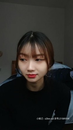 【小杰撩妹】看脸以为身材会比较丰满圆润，没想到如此之苗条，白皙的翘屁股，纯真天然美的川妹子，才刚刚开发的所以还很羞涩 截图5