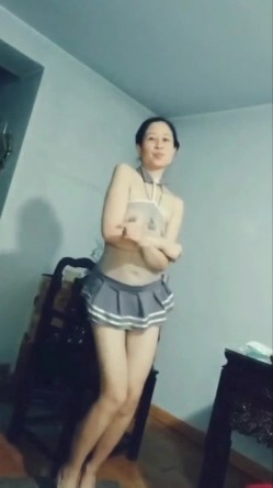 快手：西安文姐 舞蹈老师退休 身材还是一样苗条 骚穴一样流水 被哥哥跳得高潮起伏 截图15