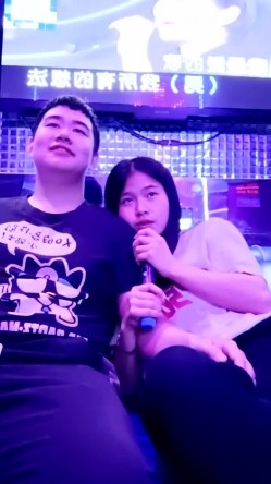 推荐，山东学生妹，【阿里嘎多】，在KTV唱歌喝酒，一曲罢了情意缠绵，口交啪啪，主打的就是一个真实，精彩大作 截图10