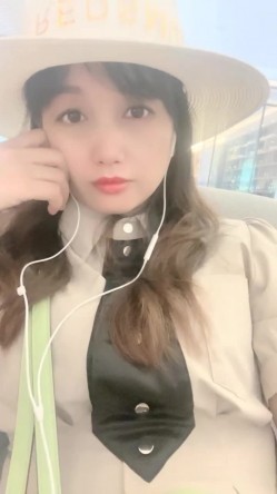 乡村美少妇，【甜甜小少妇】，户外顶着大太阳，开车找找刺激，逼里塞跳蛋，淫水一直往外冒泡，需要几个男人来好好满足 截图2