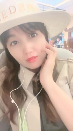 乡村美少妇，【甜甜小少妇】，户外顶着大太阳，开车找找刺激，逼里塞跳蛋，淫水一直往外冒泡，需要几个男人来好好满足 截图8