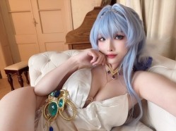 终极宅男女神rioko凉凉子 顶级精致美艳妆容丰盈突翘雪臀 迷人修长勾人的玉腿 黑丝袜诱惑十足 截图4