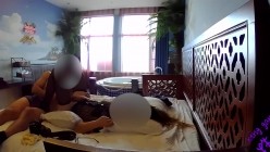 硬核户外真实勾引骚女【性感小猫咪】，路边大胆自慰，街上人来人往旁边就坐着陌生人 截图7