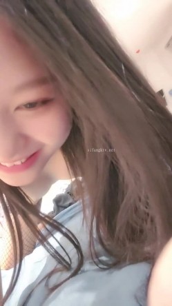 重磅！新人！顶级女神下海~【兼职车模】无套啪啪！爽晕了~新疆小热巴，美美美~后入画面真美 截图7