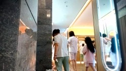 国内【某高端会所】更衣室偷拍 高质量美女络绎不绝 截图7