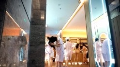 国内【某高端会所】更衣室偷拍 高质量美女络绎不绝 截图13