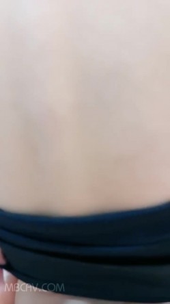 极品美乳八字奶吊钟乳童颜美女,真正的童颜巨乳,胸型特别完,男友边艹边把玩. 截图1