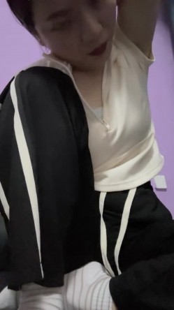 【陪我沦陷】超骚欲姐，极品美乳，户外裸奔，车震无套狂干，白花花的肉体尽情玩弄，推荐！ 截图2