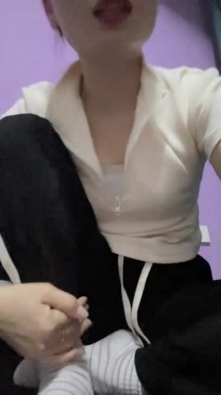 【陪我沦陷】超骚欲姐，极品美乳，户外裸奔，车震无套狂干，白花花的肉体尽情玩弄，推荐！ 截图4