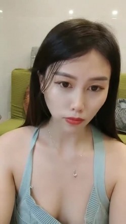 极品高颜冷艳御姐，反差小妈感女主播「金刚护撸娃」「小奶猫」密码房激情淫语撩骚，和姐妹下海大秀，互舔互口 截图7