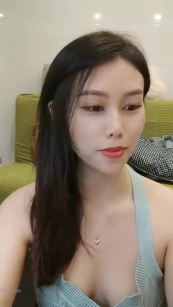 极品高颜冷艳御姐，反差小妈感女主播「金刚护撸娃」「小奶猫」密码房激情淫语撩骚，和姐妹下海大秀，互舔互口 截图9