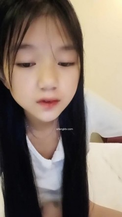 新人，校花级学妹，【雅萱】，和男友一起看小黄片~学习姿势~无套射，挺招人疼的小美女 截图7