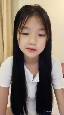 新人，校花级学妹，【雅萱】，和男友一起看小黄片~学习姿势~无套射，挺招人疼的小美女 截图12
