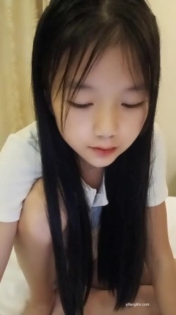 新人，校花级学妹，【雅萱】，和男友一起看小黄片~学习姿势~无套射，挺招人疼的小美女 截图14
