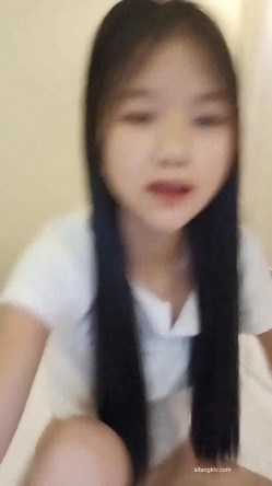 新人，校花级学妹，【雅萱】，和男友一起看小黄片~学习姿势~无套射，挺招人疼的小美女 截图15