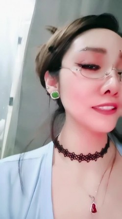 【戴眼镜的老师】淫荡三女 狂约技师 争着吃鸡吧 无套啪啪 骑乘吃奶 内射 口爆 截图11
