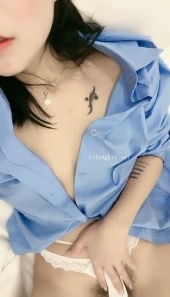 重磅御姐控的福音【穿过你的发丝】170大长腿东北美女，沐浴自慰骚气逼人，好浪啊！ 截图2