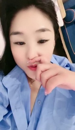 重磅御姐控的福音【穿过你的发丝】170大长腿东北美女，沐浴自慰骚气逼人，好浪啊！ 截图10