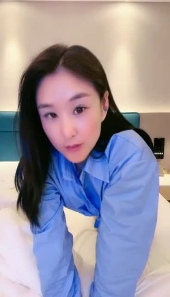 重磅御姐控的福音【穿过你的发丝】170大长腿东北美女，沐浴自慰骚气逼人，好浪啊！ 截图15